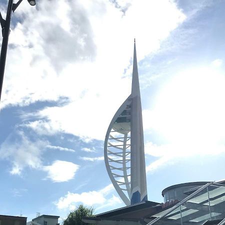 Gunwharf Quays Holiday Homes Portsmouth Exteriör bild